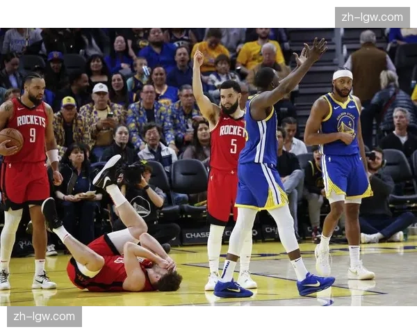 爵士获3J代价略高于四个首轮 建队思路转向季后赛 爵士获3J代价略高于四个首轮 建队思路转向季后赛